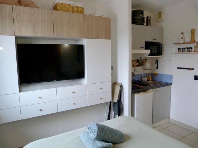 Charmant Studio Le Clos D'Aix Parking Prive Gratuit Et Piscine เอ็ก-ซอง-โพรวองซ์ ภายนอก รูปภาพ